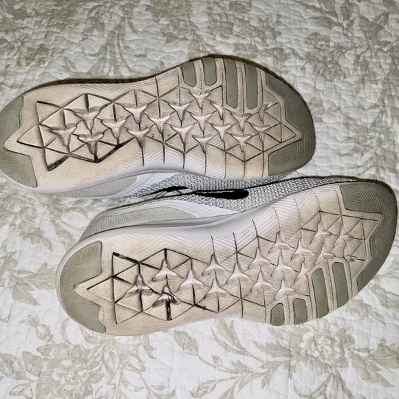 Women's Nike Training Flex TR7 Running Shoes - Picture 4 of 5